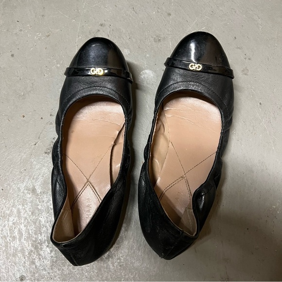 Cole Haan Black Round Toe Leather Flats Size 6 GUC - Picture 1 of 7